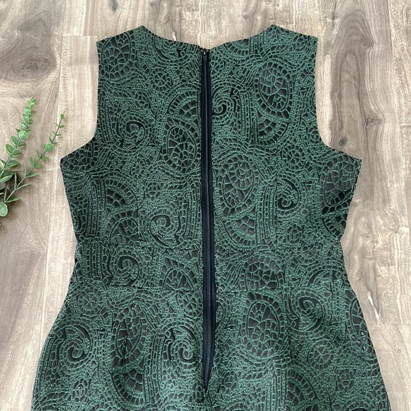 VENUS green patterned dress - like NEW - size 12 - ๐ - Picture 7 of 15